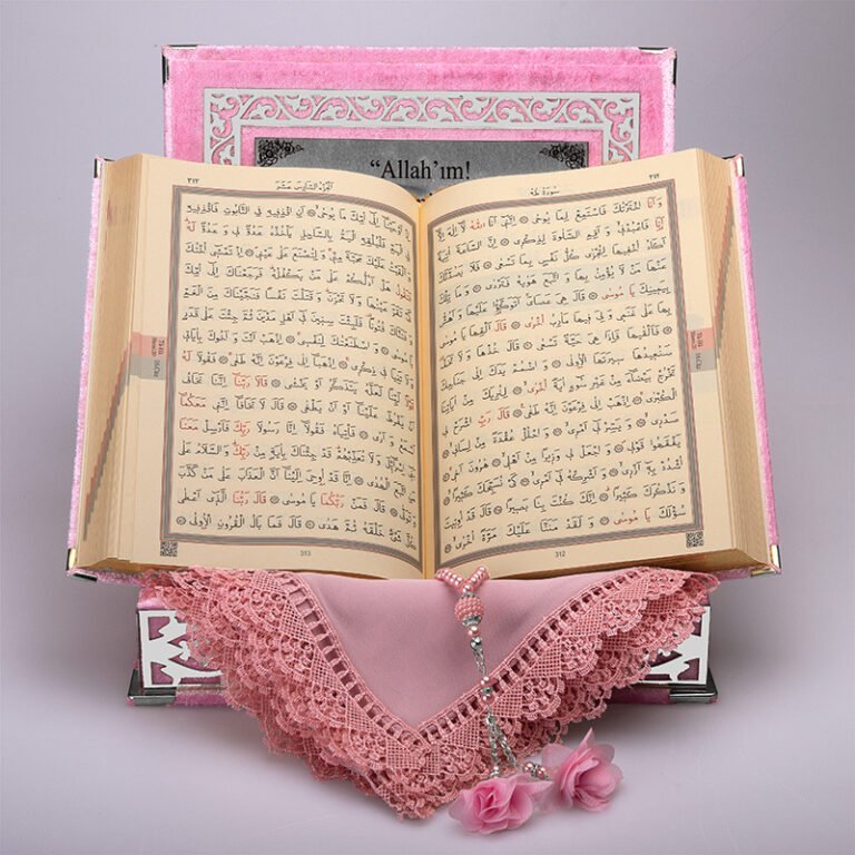 Kadife Kutulu Kur'an-ı Kerim Seti (Bebe Pembe, Gümüş Süsleme)
