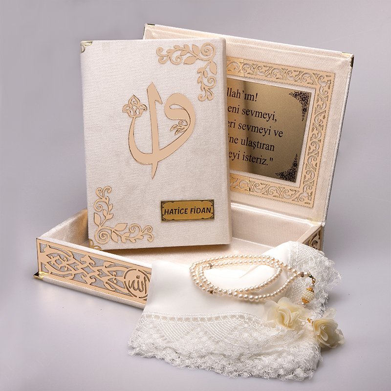 Kadife Kutulu Kur'an-ı Kerim Seti (Krem, Gold Süsleme)